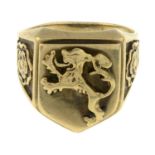 A 9ct gold lion and English rose signet ring.Hallmarks for Birmingham, 1983.Ring size Q1/2.