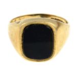 A 9ct gold onyx signet ring.Hallmarks for 9ct gold.