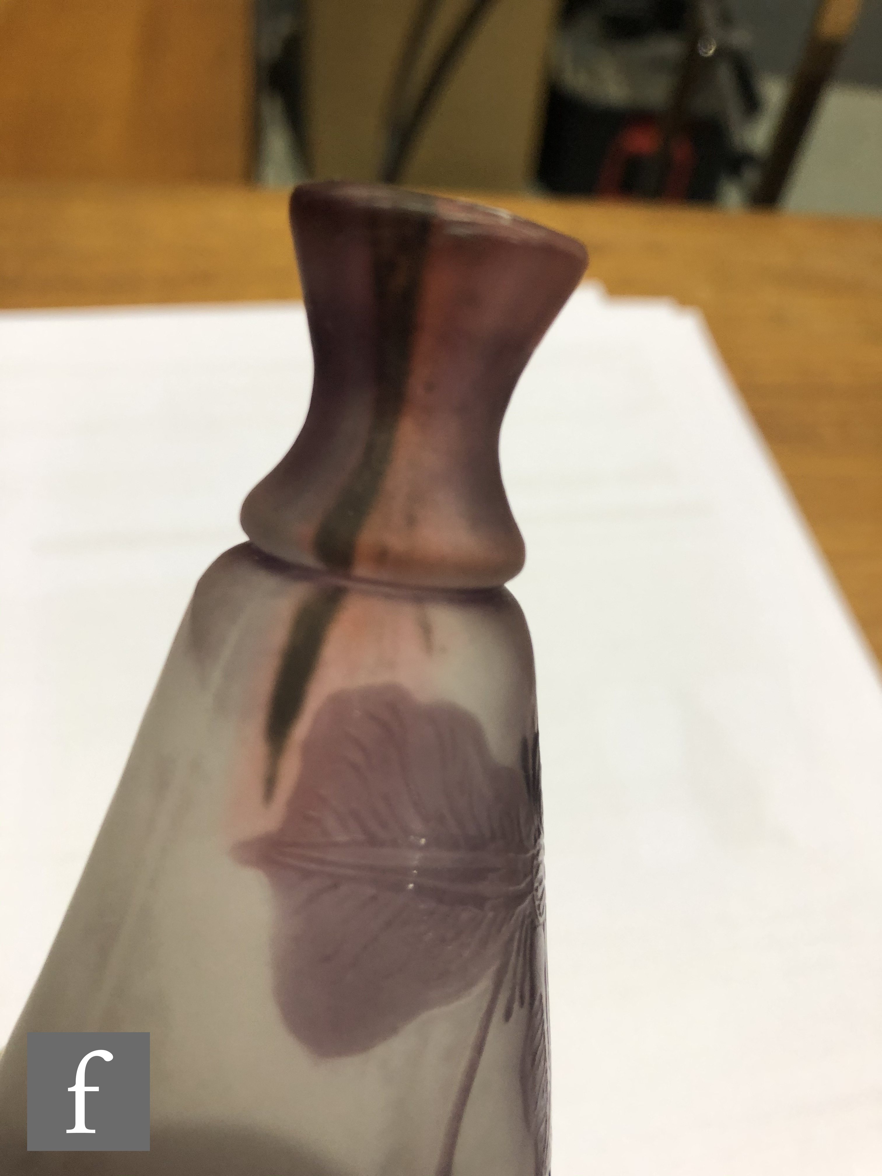 Galle - An early 20th Century cameo glass vase of ovoid form with waisted collar neck in amethyst - Image 5 of 5