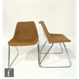 Robin Day - Hille - A pair of side chairs with brown hopsack style upholstery over chromium plated