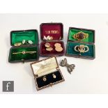 A small parcel lot of assorted gold and other jewellery to include an 18ct ring, weight 2g, 9ct