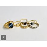 Five assorted 9ct stone set rings to include a sapphire and diamond and a banded agate signet