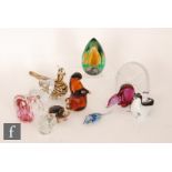 A collection of eleven assorted glass animals and paperweights, to include an Avondale mouse with