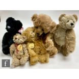Five Charlie Bears teddy bears, Scribbles 2010 Signing Bear (CB104670), golden plush and mohair,