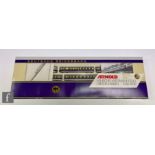 An N Gauge Arnold 0166 Streamlined Henschel-Wegmann-Zug Dresden-Berlin 1936-39 Train Pack comprising