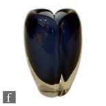 Kaj Franck - Nuutajärvi Notsjö - A small post war Usva vase of ovoid form cased in clear crystal
