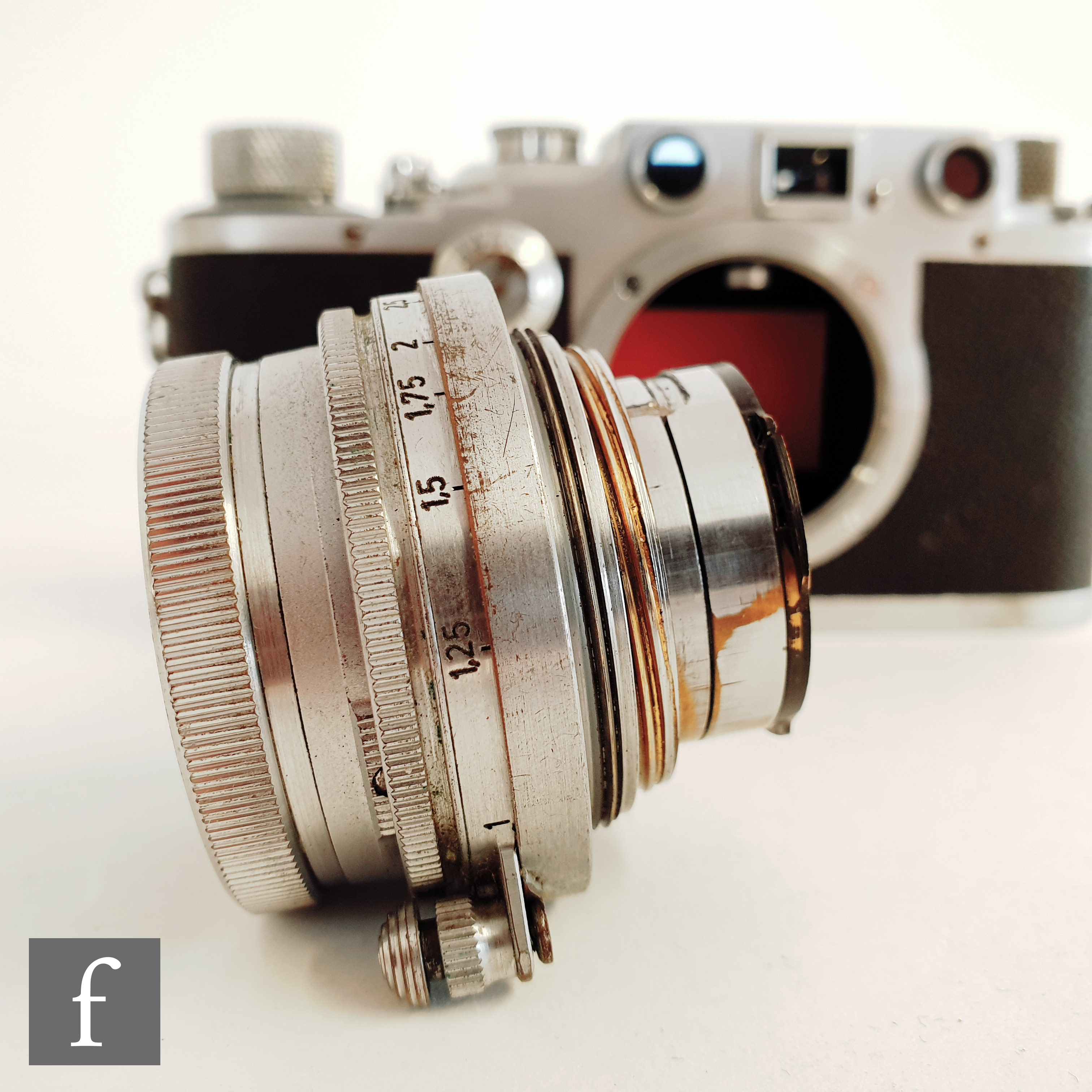 A Leica IIIC rangefinder camera, circa 1941, serial number 368196, Chrome body, with Ernst Leitz - Image 10 of 11