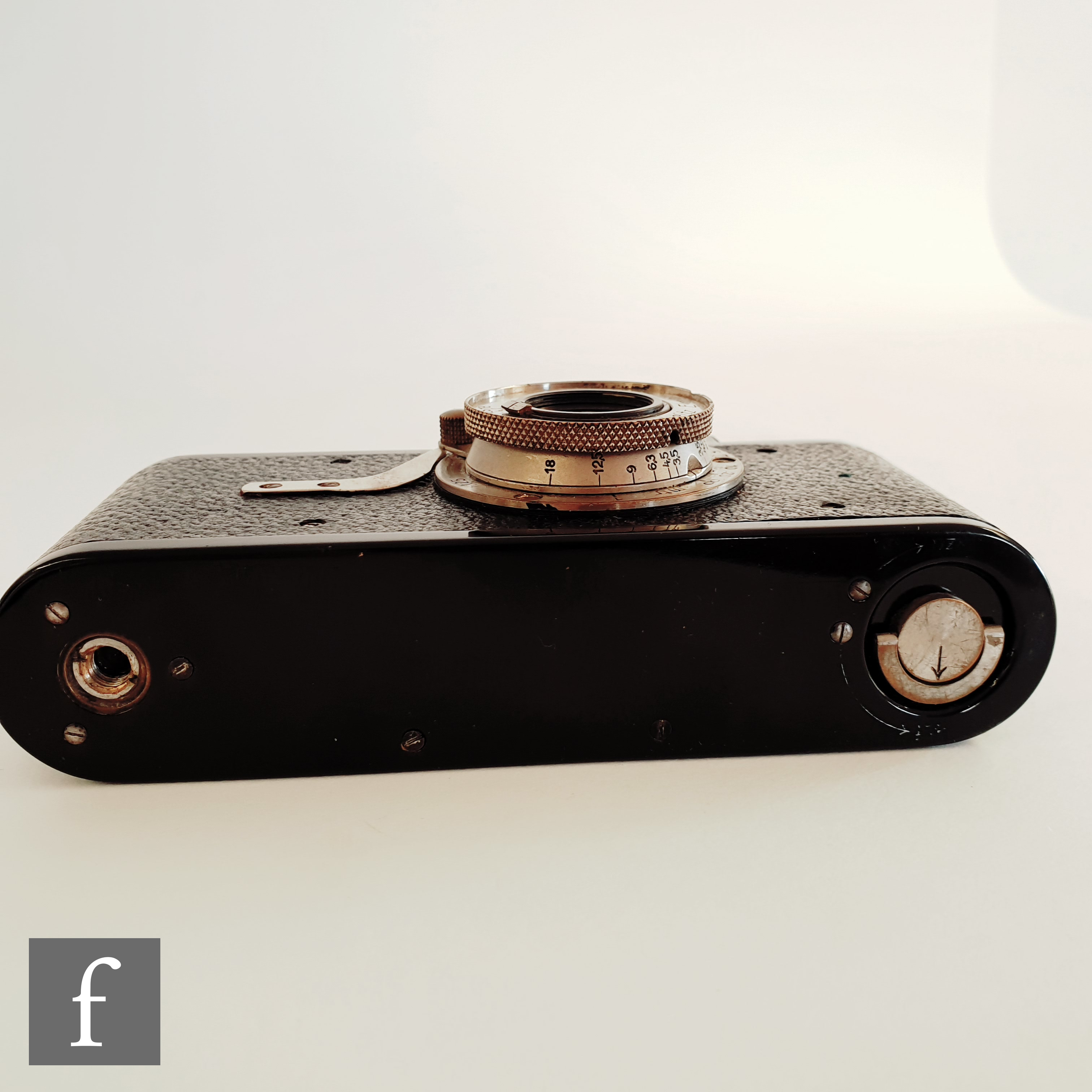 A Leica I (model A) camera, circa 1930, serial number 22149, the black body with black lacquered - Image 2 of 12