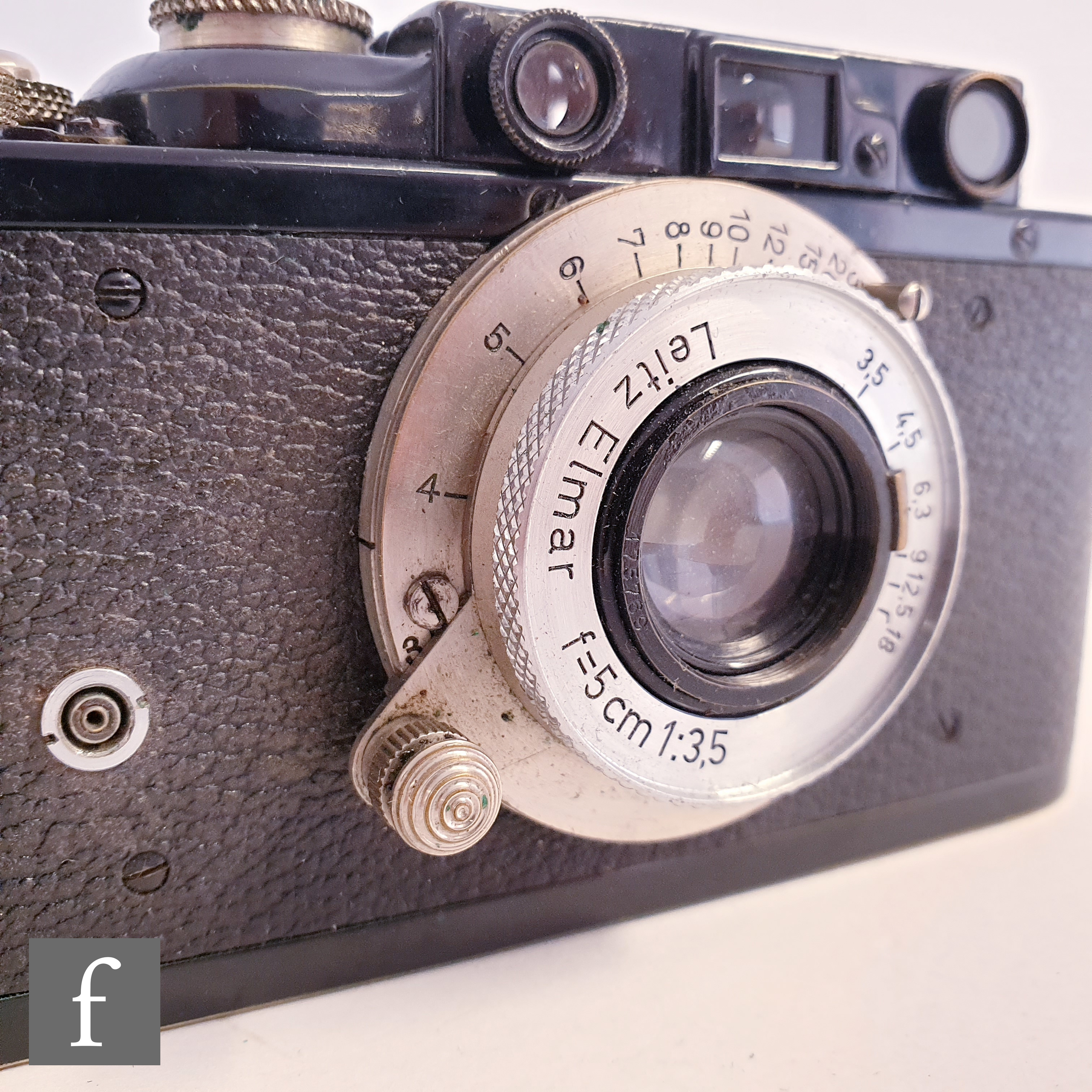A Leica II rangefinder camera, circa 1933, black case, serial number 107155, with Leitz Elmar f= - Image 4 of 6