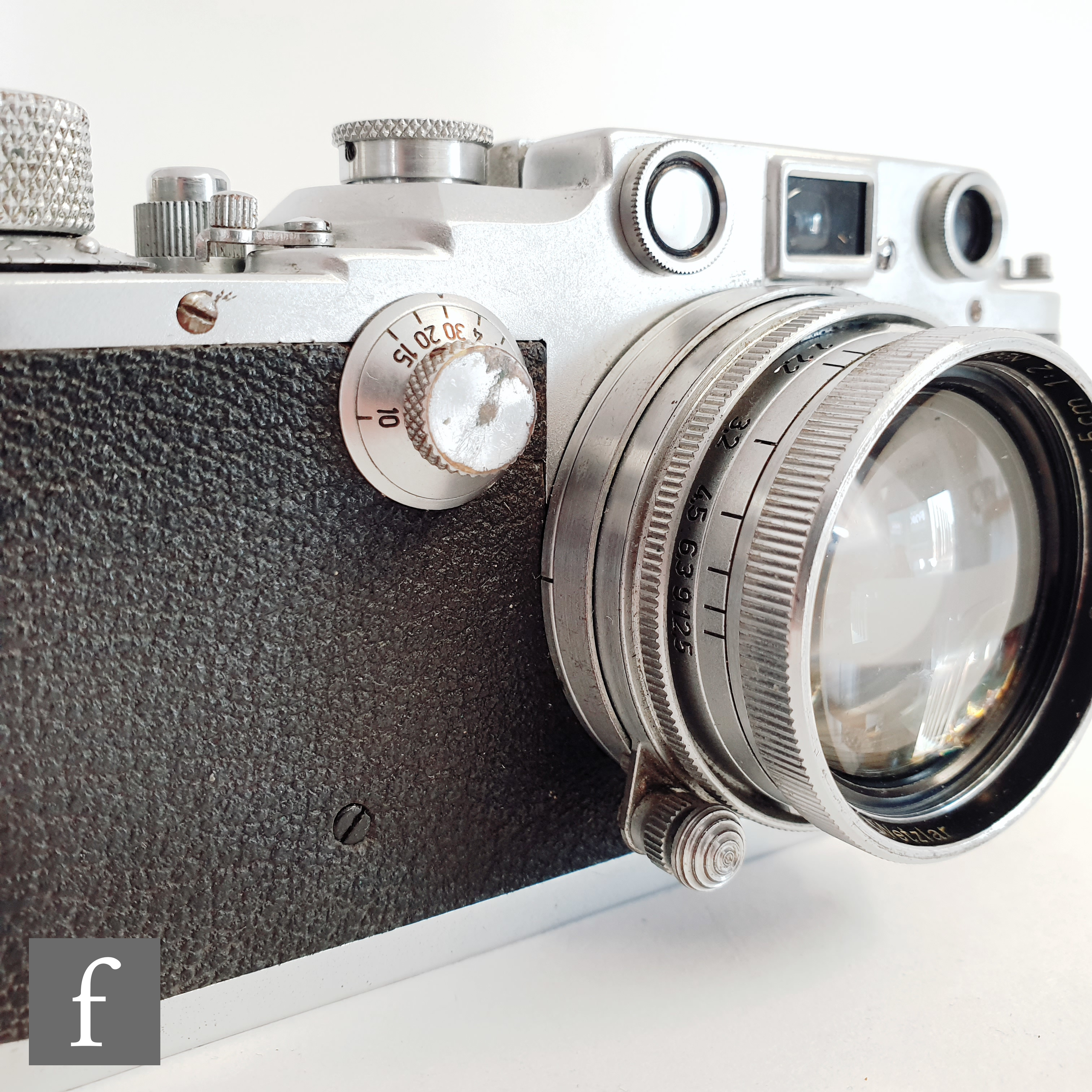 A Leica IIIC rangefinder camera, circa 1941, serial number 368196, Chrome body, with Ernst Leitz - Image 2 of 11