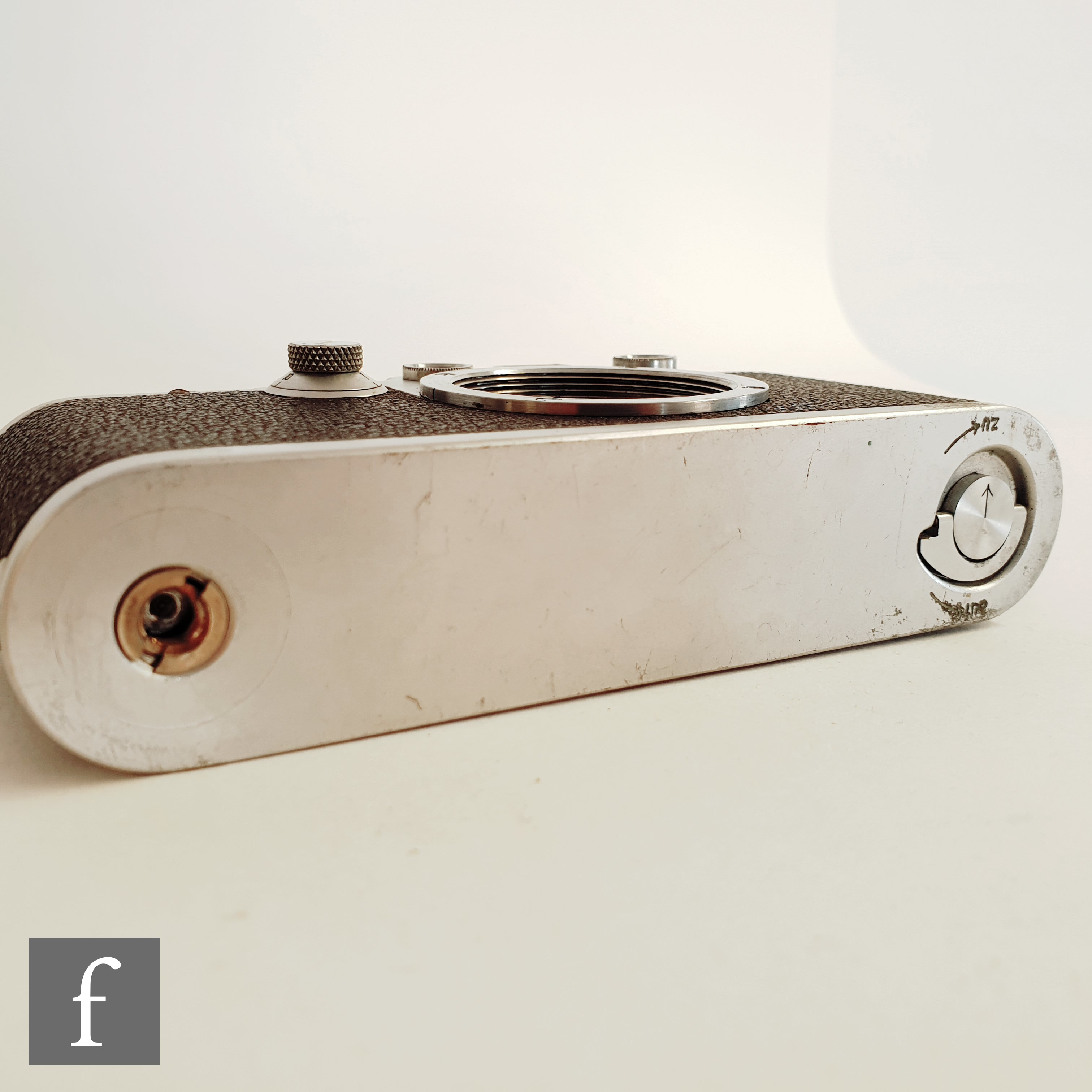 A Leica IIIC rangefinder camera, circa 1941, serial number 368196, Chrome body, with Ernst Leitz - Image 7 of 11