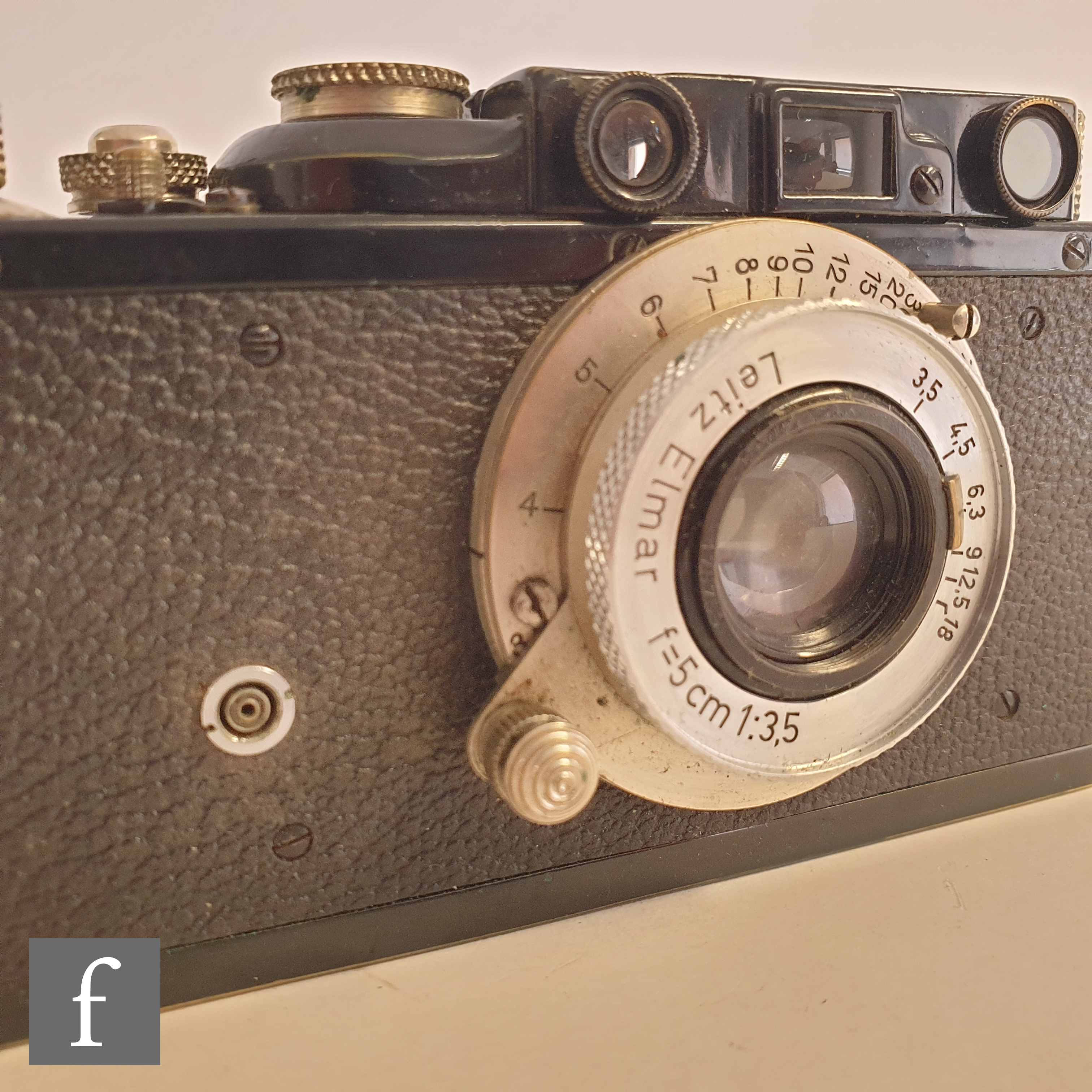 A Leica II rangefinder camera, circa 1933, black case, serial number 107155, with Leitz Elmar f= - Image 3 of 6