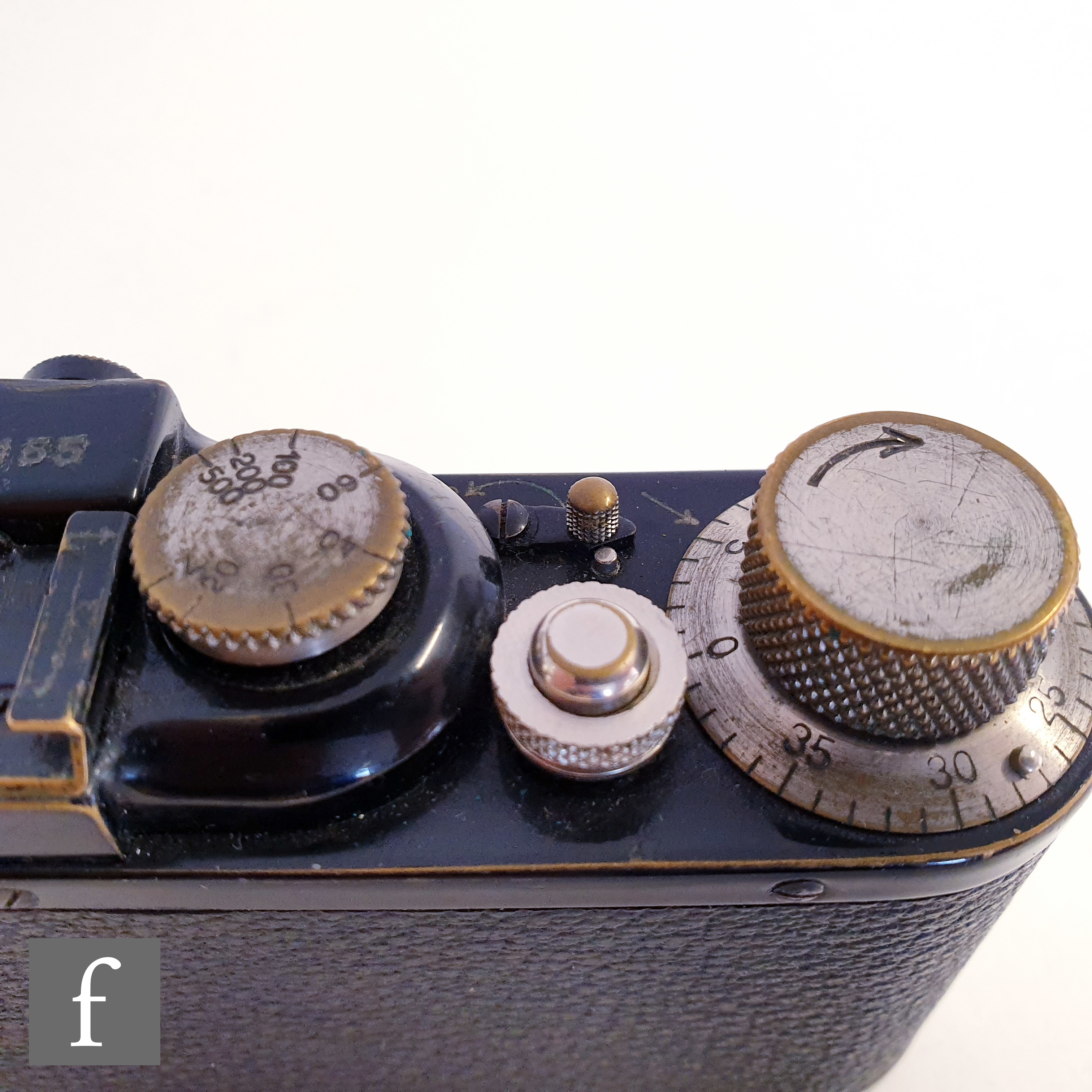 A Leica II rangefinder camera, circa 1933, black case, serial number 107155, with Leitz Elmar f= - Image 5 of 6