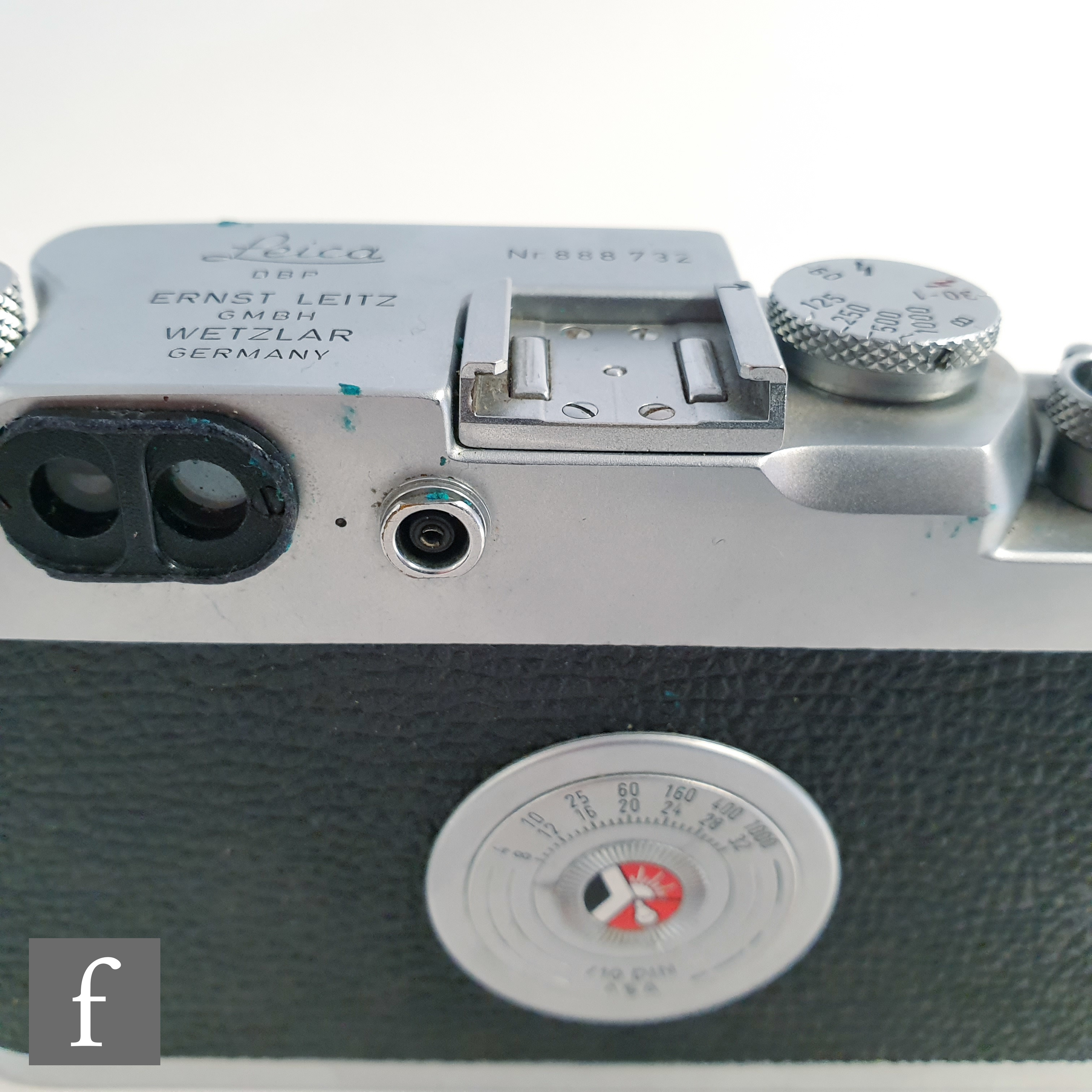 A Leica IIIG rangefinder screw mount camera, circa 1957, serial number 888732, with Ernst Leitz f= - Image 2 of 6