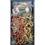 A parcel lot of assorted costume jewellery to include silver and marcasite brooches, two fob