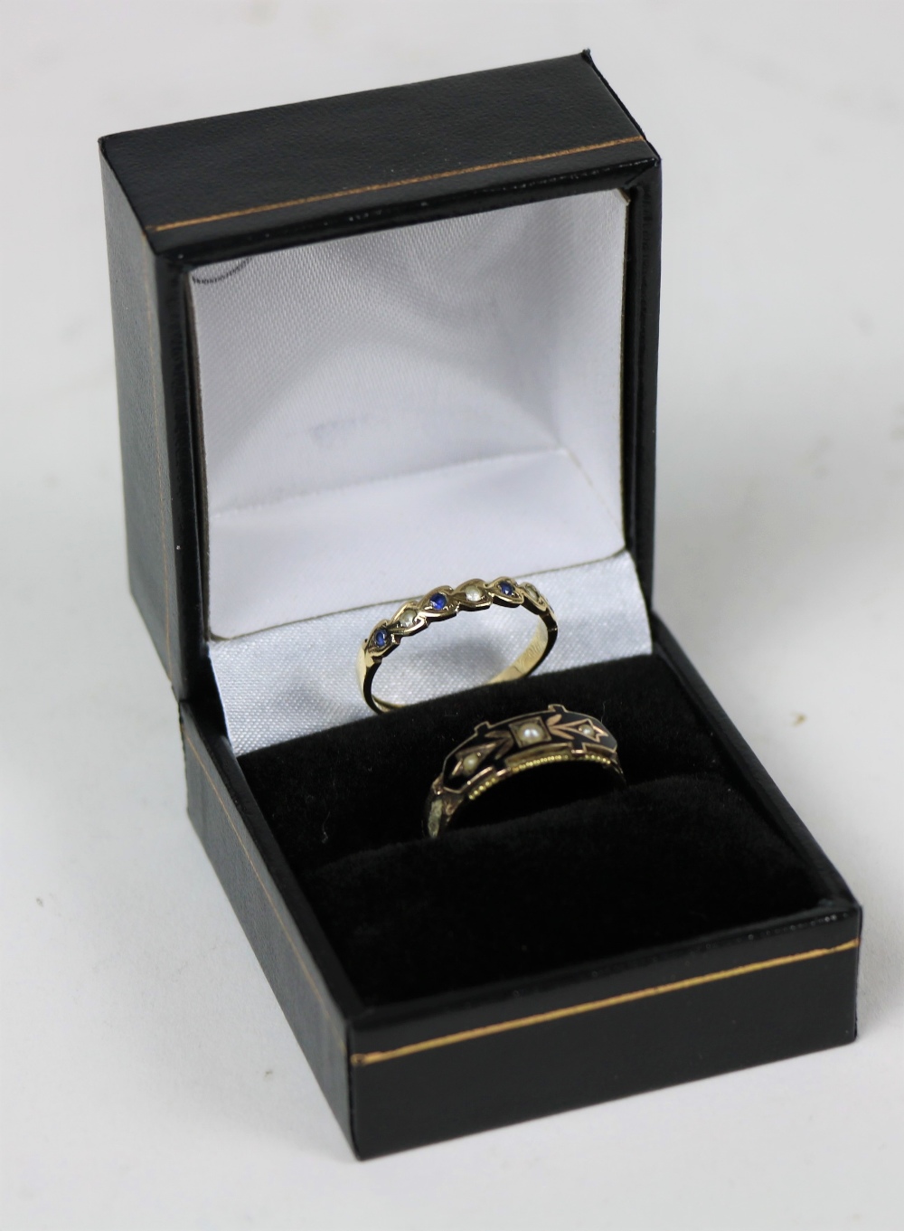 An elegant Ladies Ring,