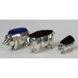 Three graduating English silver Novelty Pig Pincushions, two by Levy & Salaman, Birmingham, c.