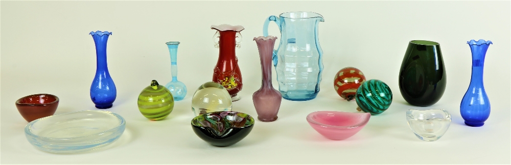 An attractive collection of colourful Studio & Art Glass, 15 pieces, some small bowls, vases,