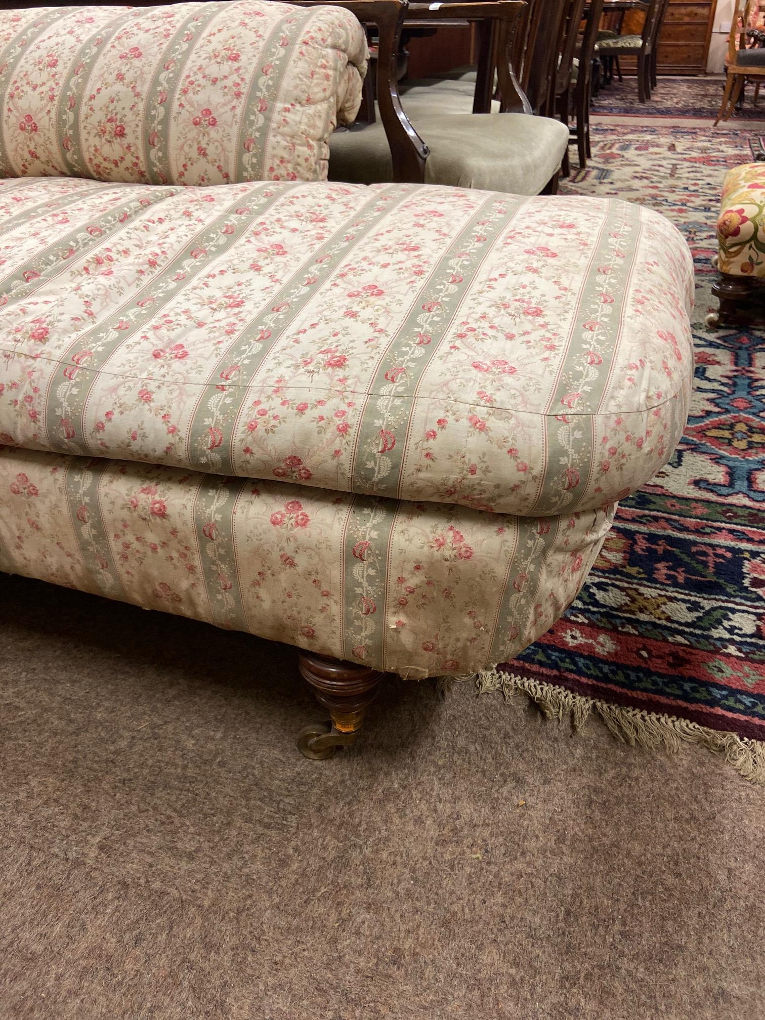 A very good quality late 19th Century Howard & Sons Chaise Longue or Day Bed, three quarter back, - Image 15 of 21