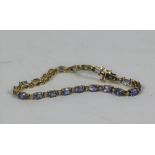 An attractive 9ct gold Ladies Bracelet,