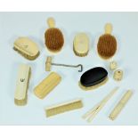Box: A varied large collection of Victorian ivory, brushes, bell-pulls, boot-pulls, blind-pulls,