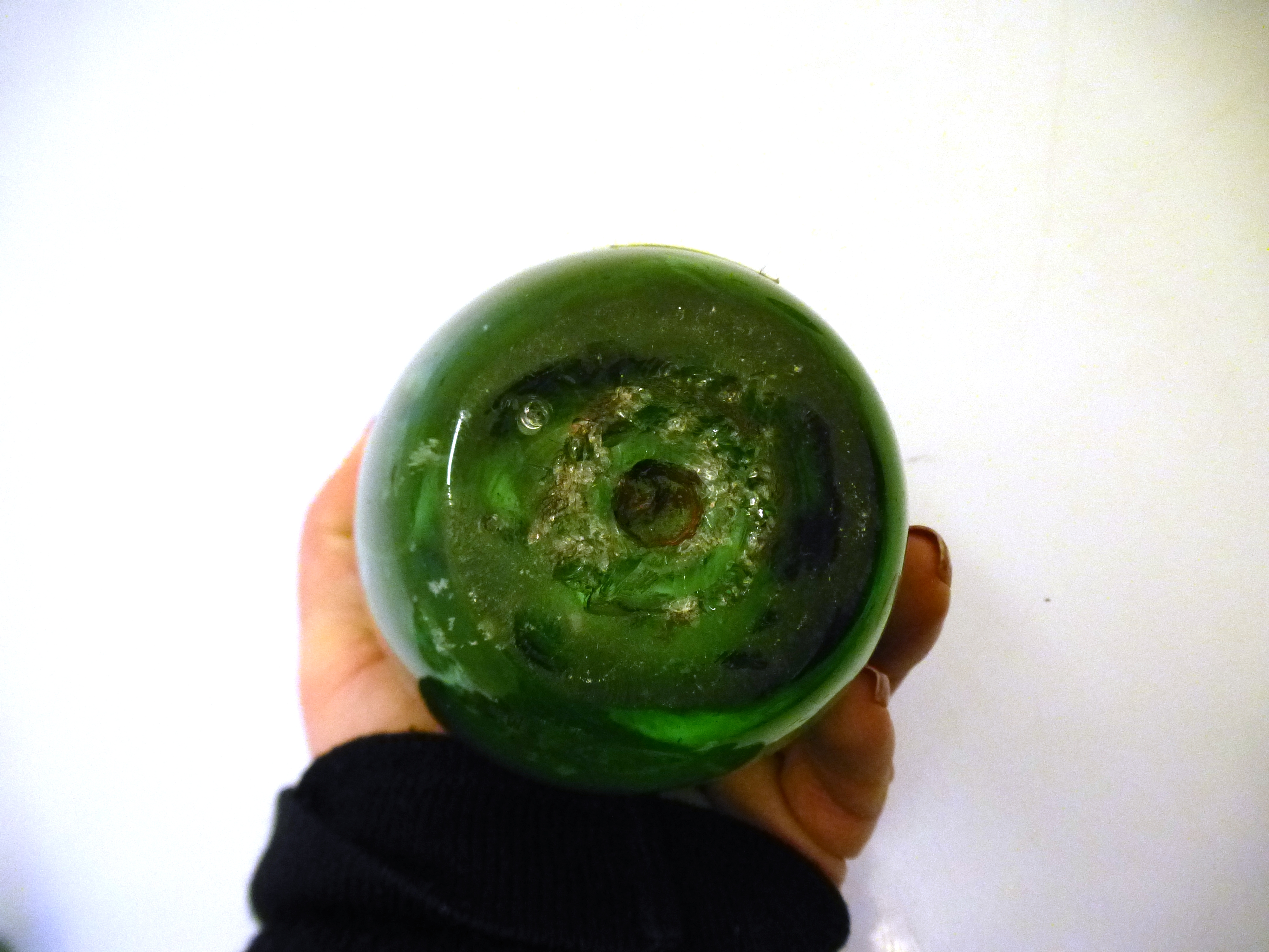 CASTLEFORD DUMP GREEN GLASS PAPERWEIGHT H: 5" - Image 3 of 3