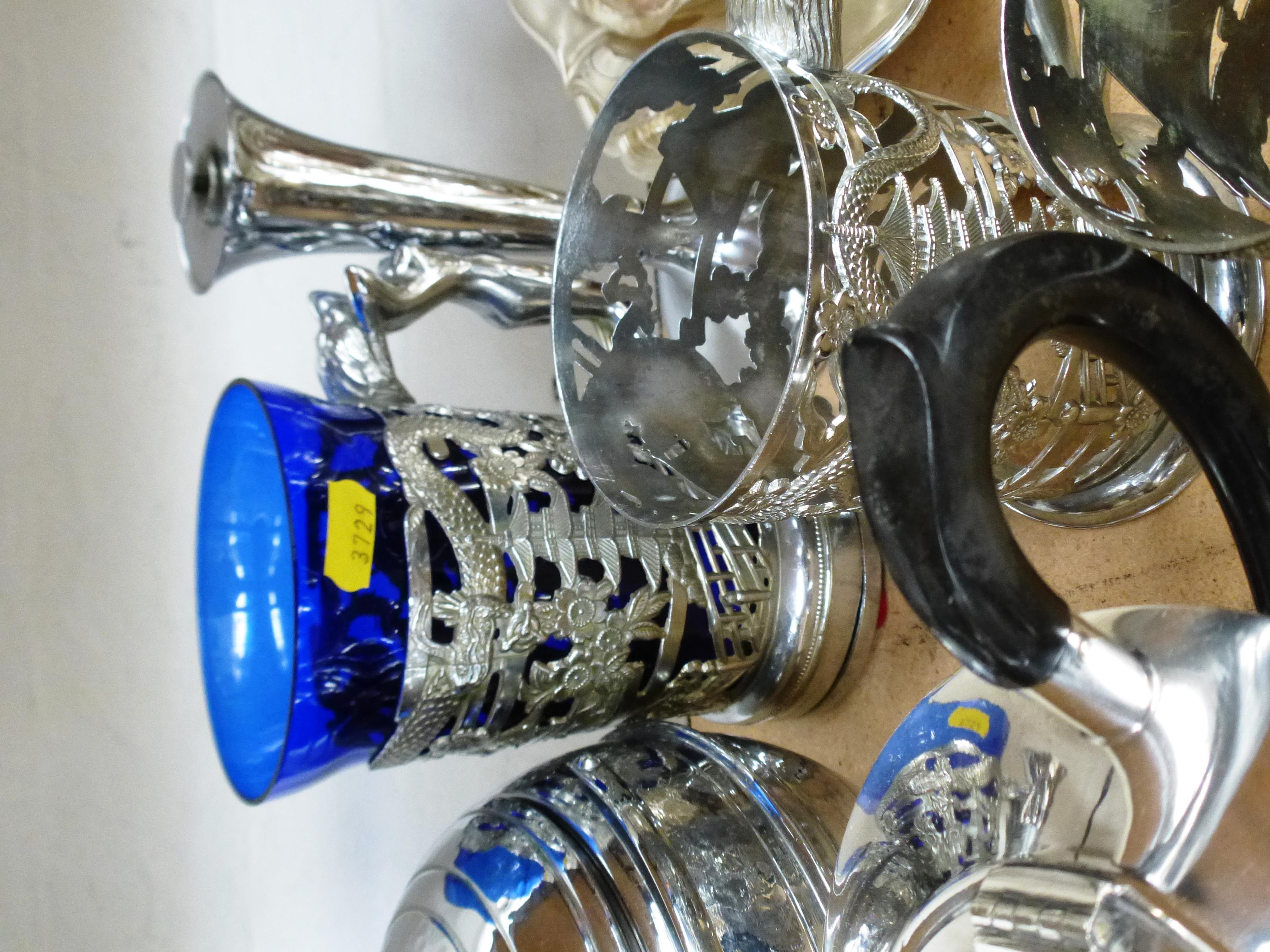 QUANTITY OF ASSORTED PLATED WARE INCLUDING TEASETS, DISHES, COFFEE POT AND CUPS - Image 5 of 6