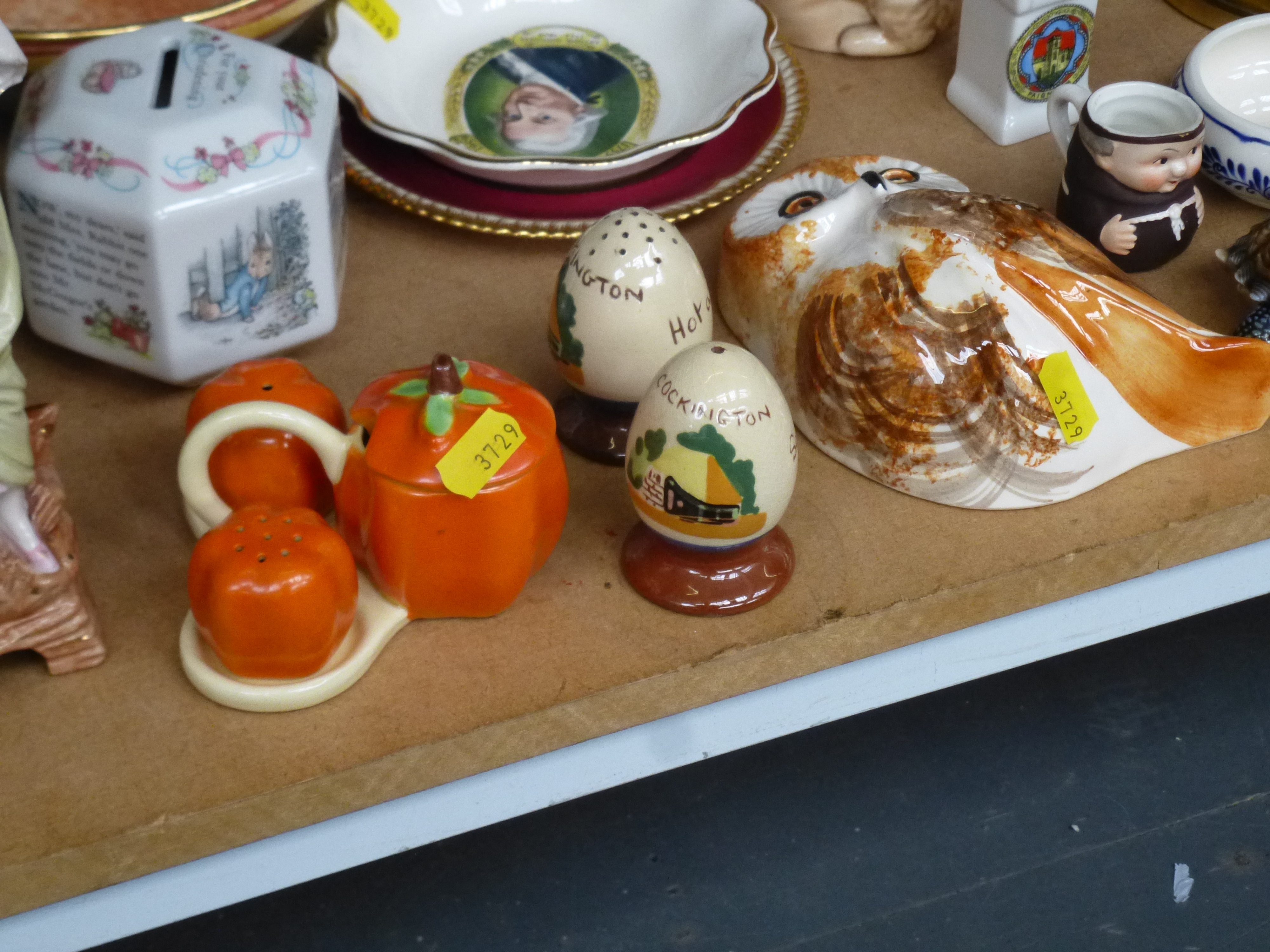 QUANTITY OF ASSORTED POTTERY INCLUDING WADE, WEDGWOOD, POMONA, DENBY, ROYAL DOULTON, ASHTRAYS, - Image 7 of 14