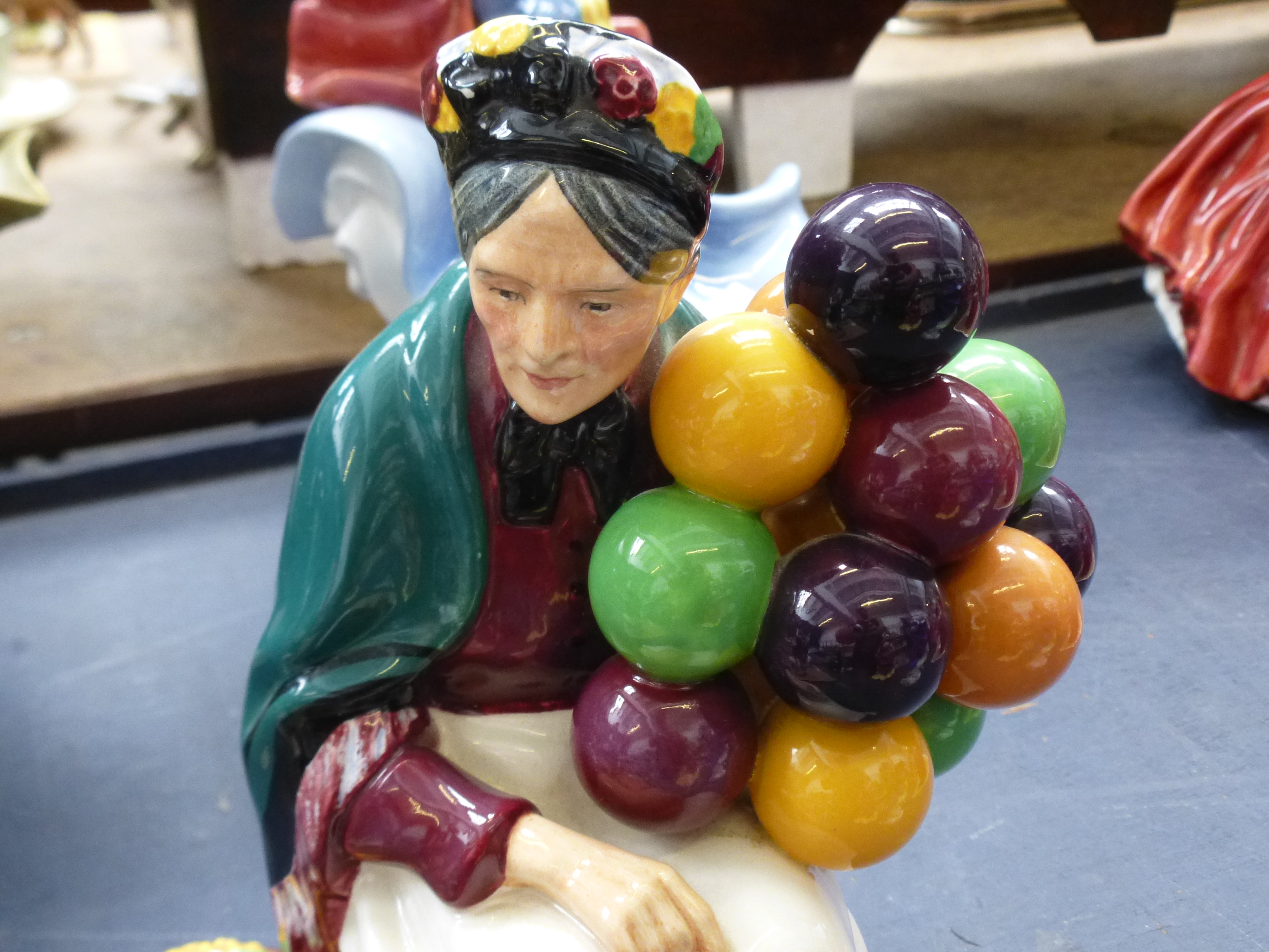 ROYAL DOULTON FIGURE - THE OLD BALOON SELLER HN 1315 - Image 2 of 5