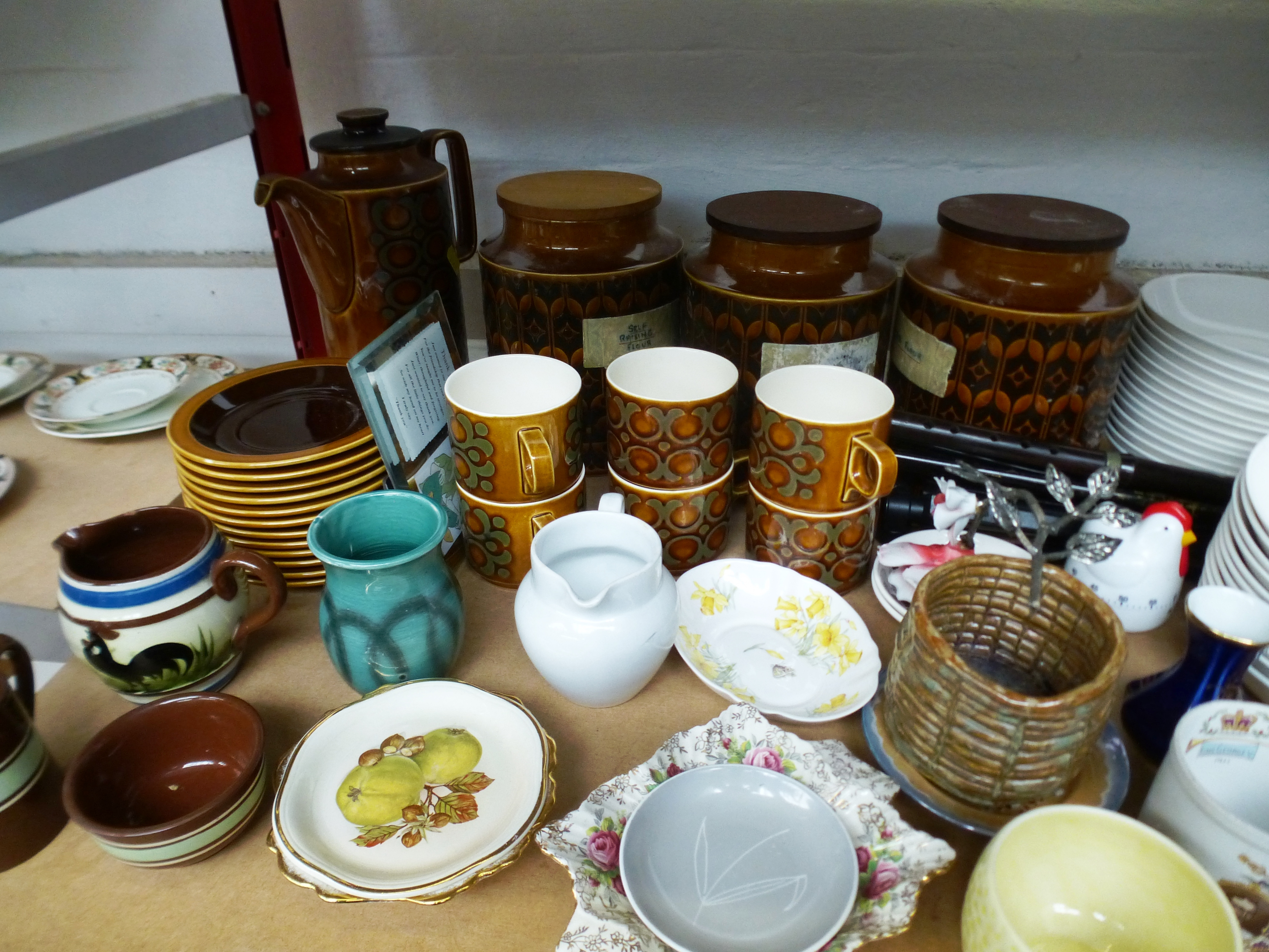 ASSORTED CHINA AND GLASSWARE INCLUDING PART HORNSEA TEASET, QUEEN ANNE, SHELLS, FIGURES, SPODE, - Image 2 of 15