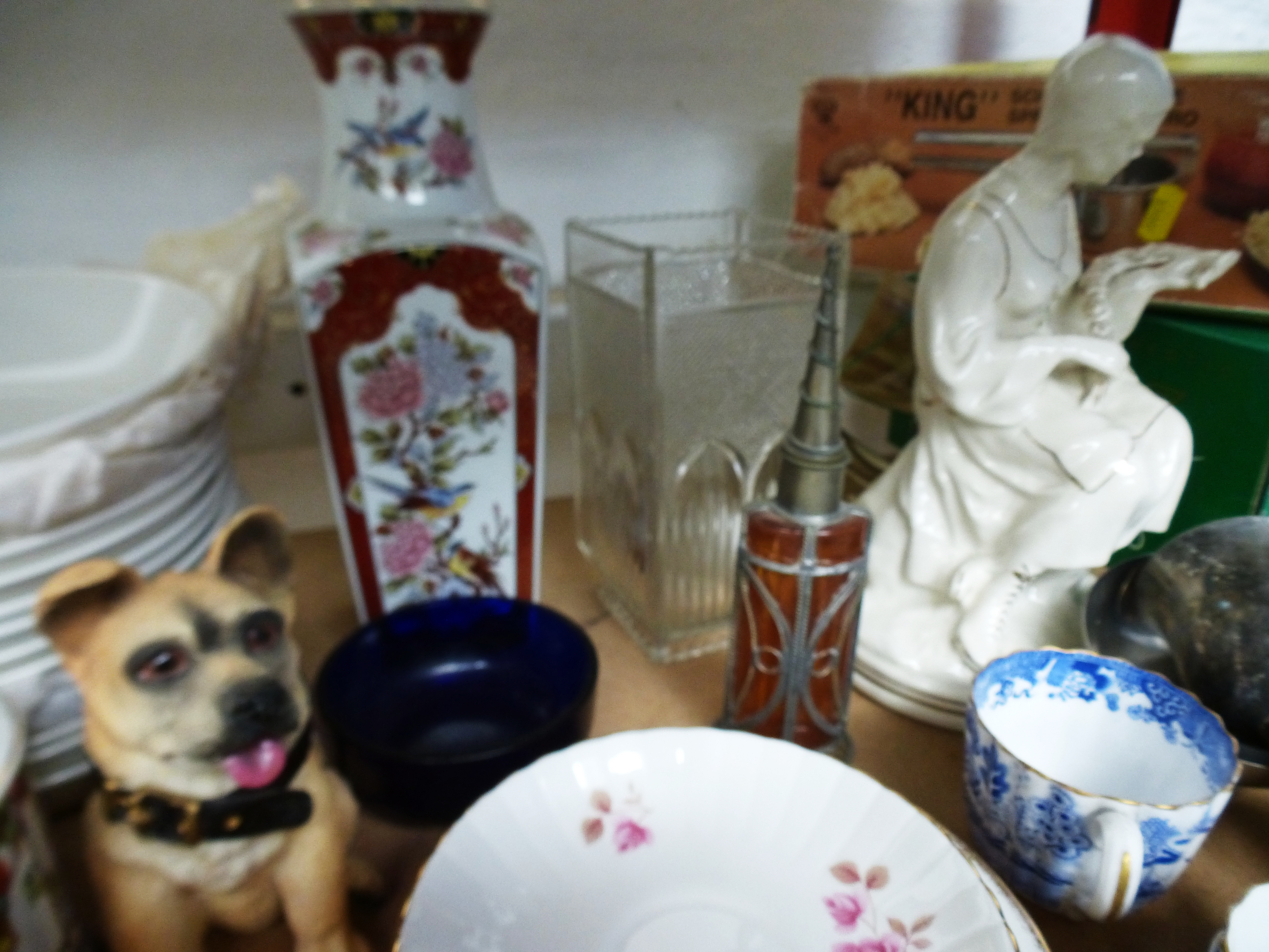 ASSORTED CHINA AND GLASSWARE INCLUDING PART HORNSEA TEASET, QUEEN ANNE, SHELLS, FIGURES, SPODE, - Image 12 of 15