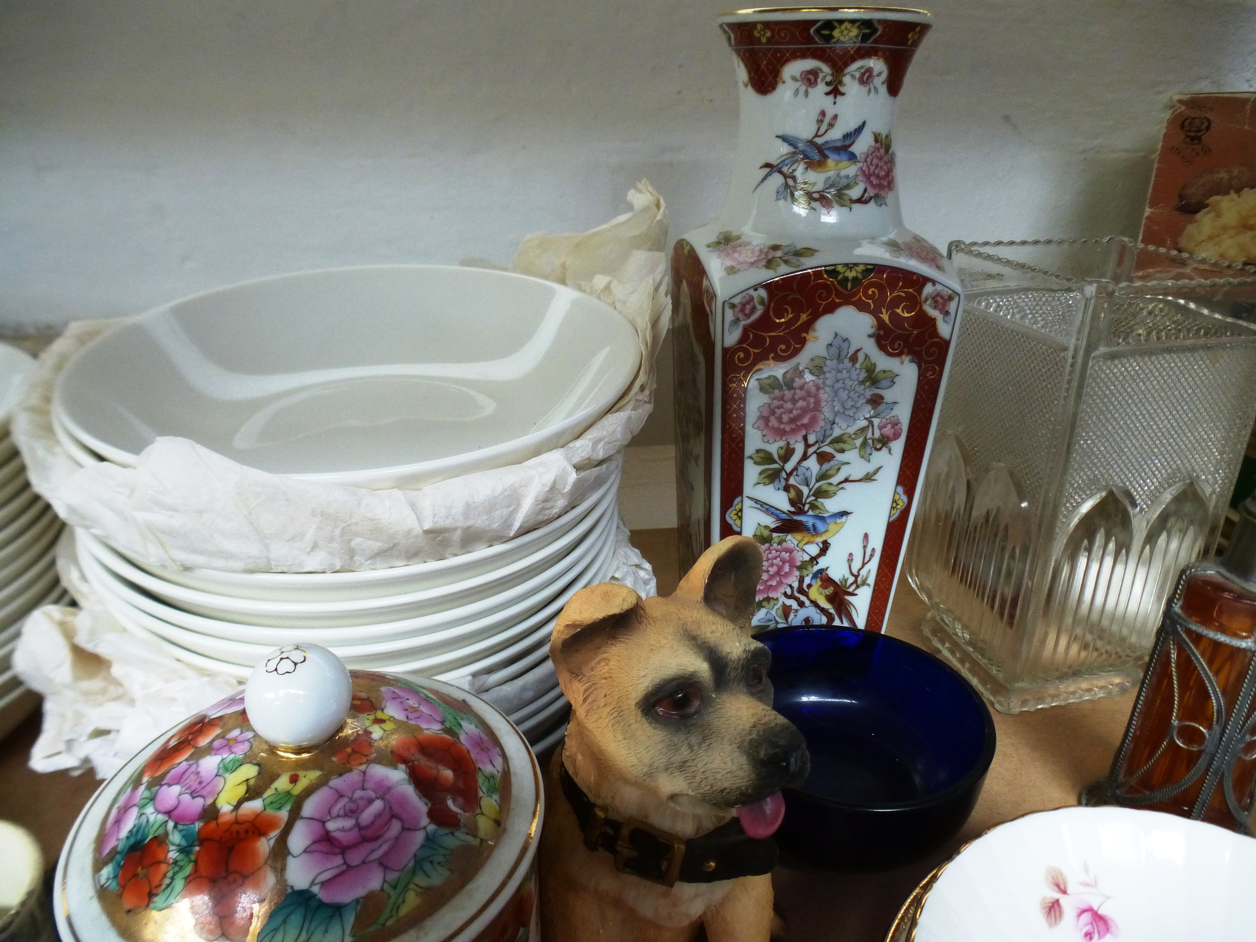 ASSORTED CHINA AND GLASSWARE INCLUDING PART HORNSEA TEASET, QUEEN ANNE, SHELLS, FIGURES, SPODE, - Image 13 of 15