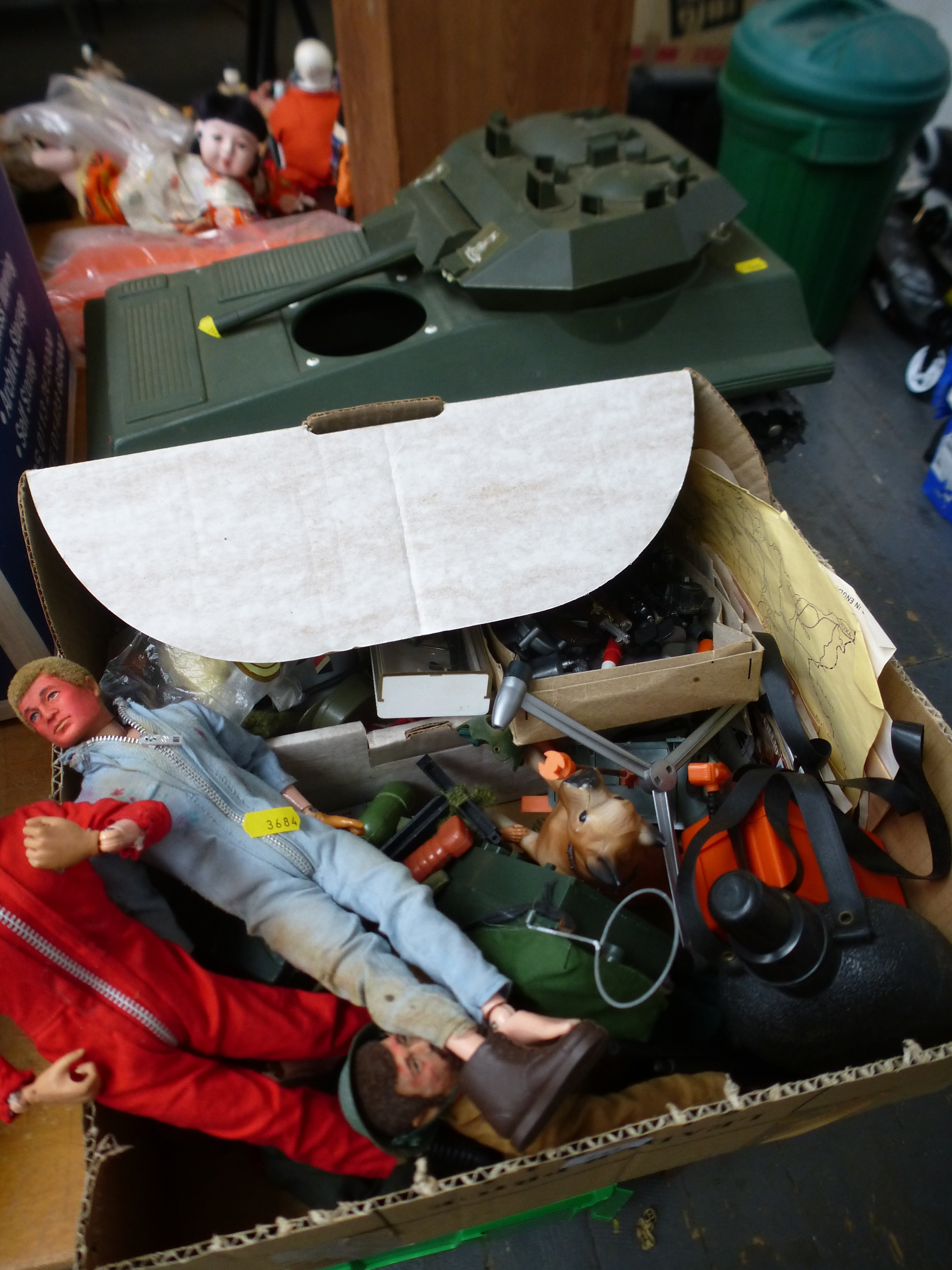 BOX OF ASSORTED ACTION MAN FIGURES AND ACCESSORIES AND A TANK