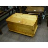 PINE BLANKET BOX