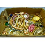 BOX OF ASSORTED COSTUME JEWELLERY INCLUDING SILVER TOP TRINKET POT