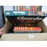 BOX OF ASSORTED BOARD GAMES INCLUDING CLUEDO, ESCALADO AND TOTOPOLY