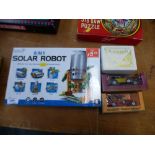 3 BOXED VEHICLES AND 6 IN 1 SOLAR ROBOT