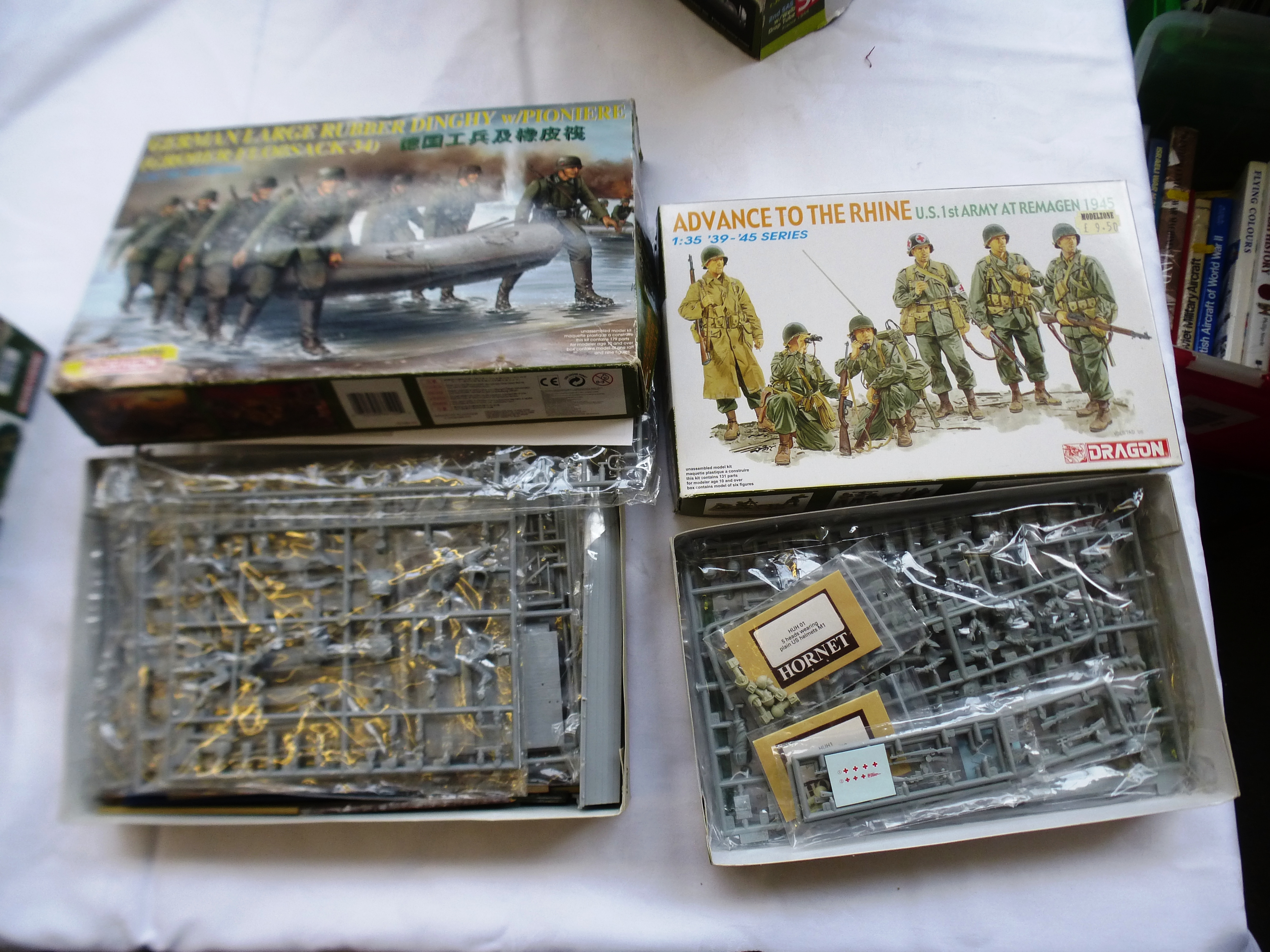 8 BOXED DRAGON MODEL KITS - Image 4 of 5