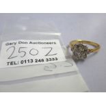 18K GOLD AND DIAMOND RING SIZE: I/J W: 2.6G