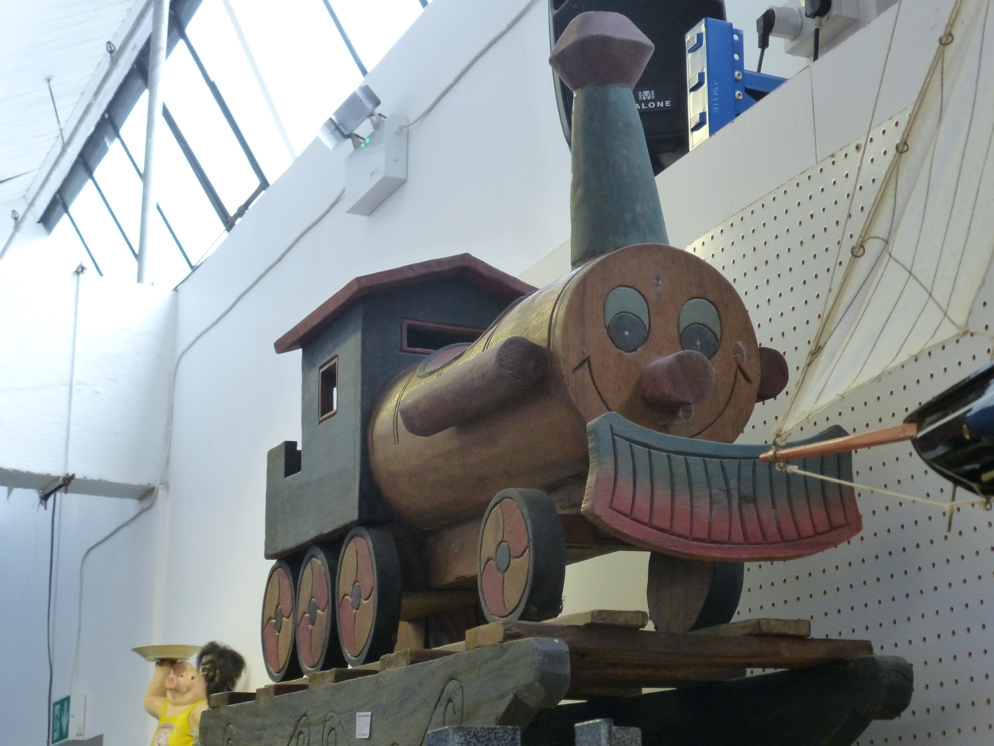 WOODEN ROCKING TRAIN - Image 2 of 4