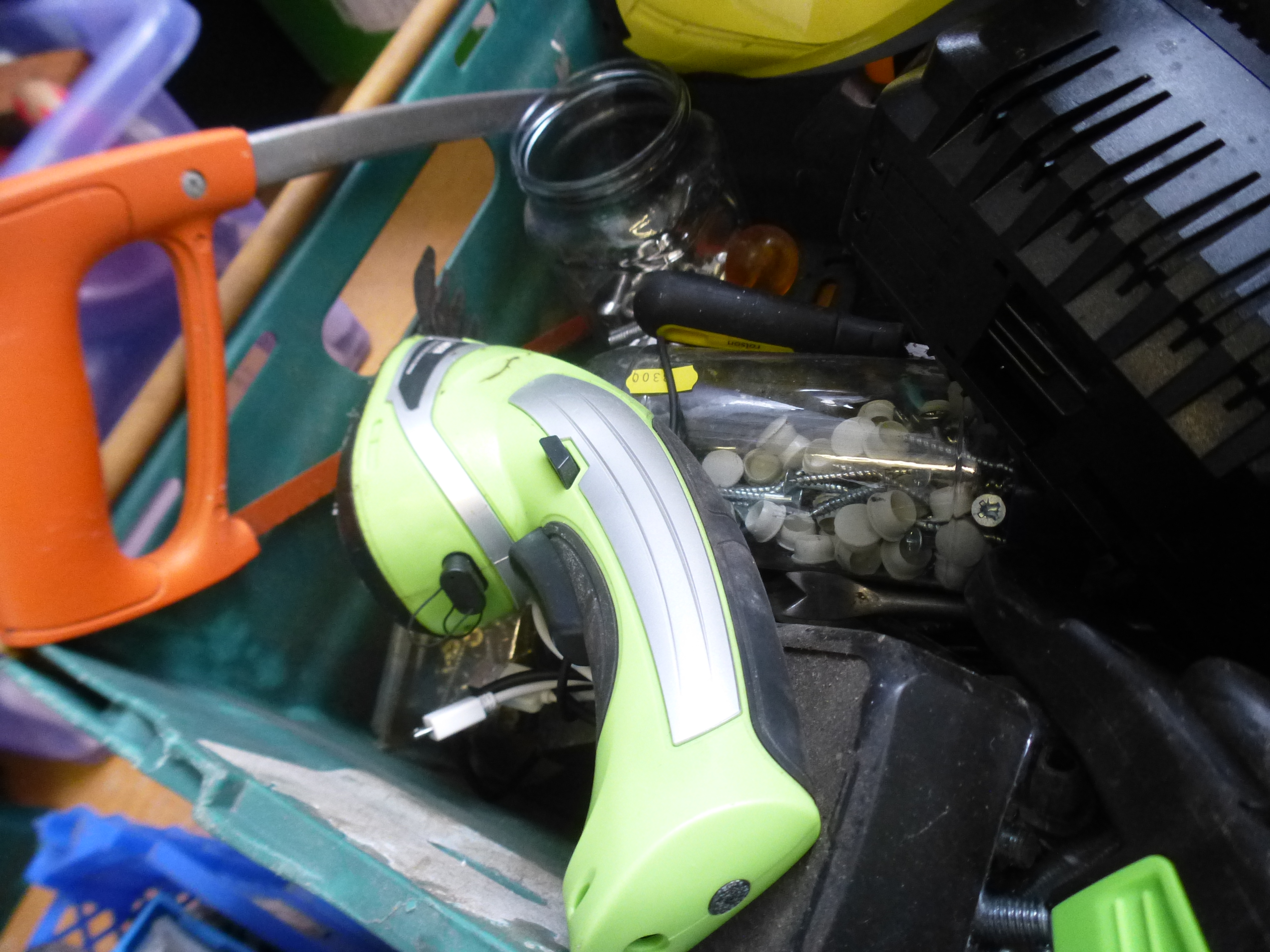 BOX OF ASSORTED TOOLS INCLUDING POWER TOOLS, GRINDER, NUTS AND BOLTS, WINDOW VAC, ACCESSORIES ETC - Image 6 of 6