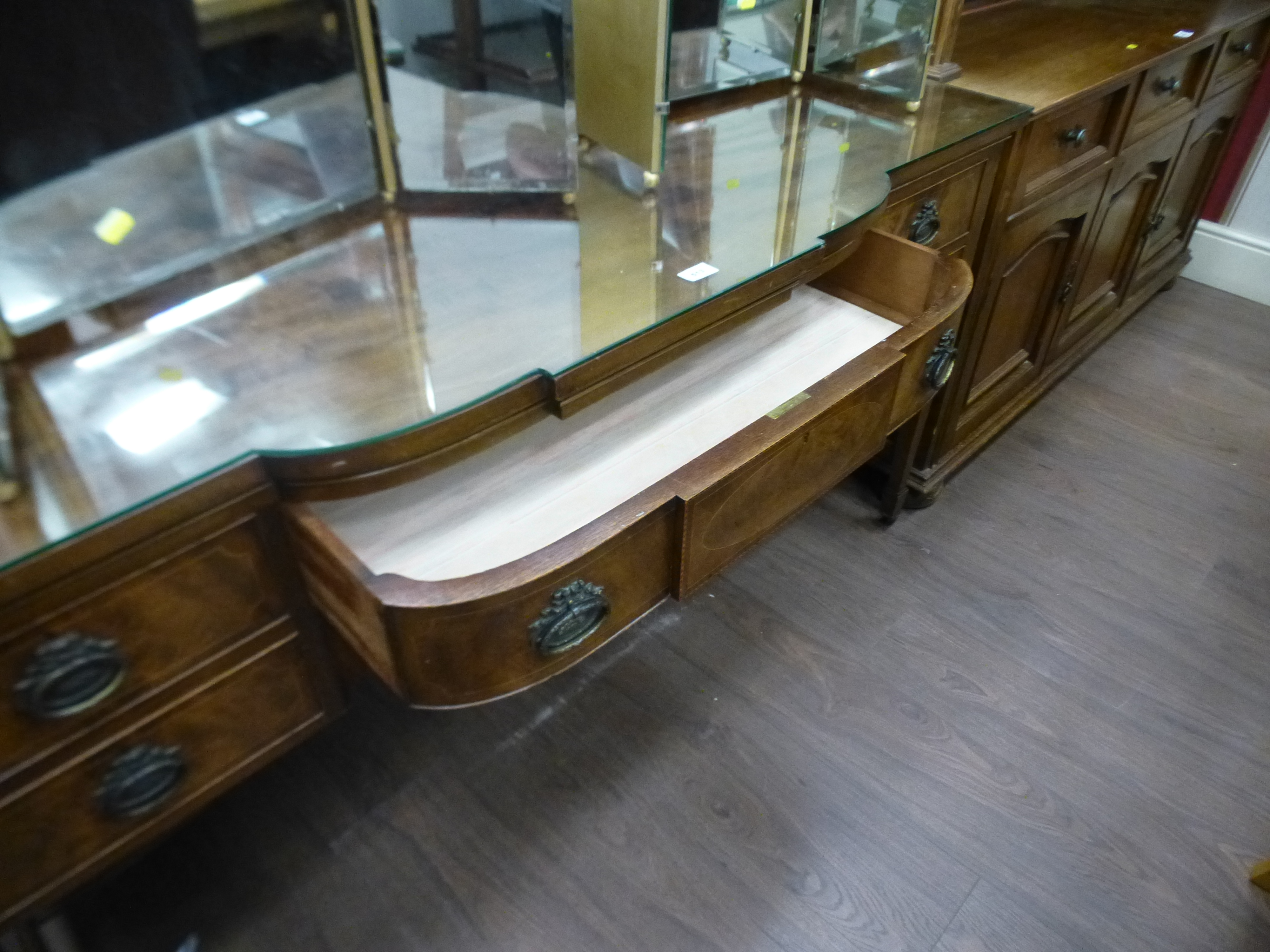 INLAID DRESSING TABLE - Image 2 of 3