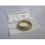 9K GOLD AND DIAMOND RING SIZE: I W: 2.7G