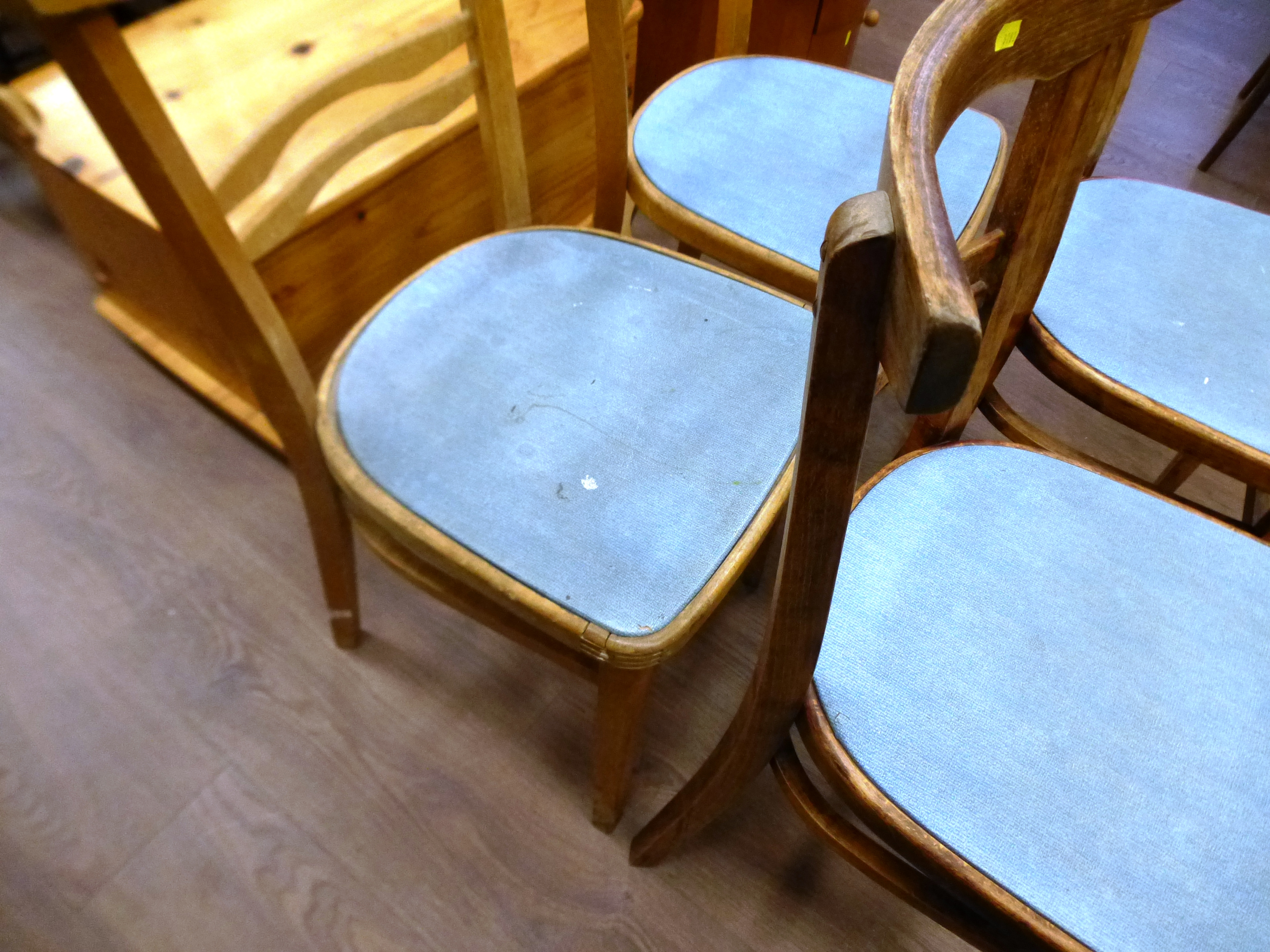 SET OF 4 PINE CHAIRS - Image 3 of 5