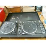 2 BSR TURNTABLES IN DJ CASE