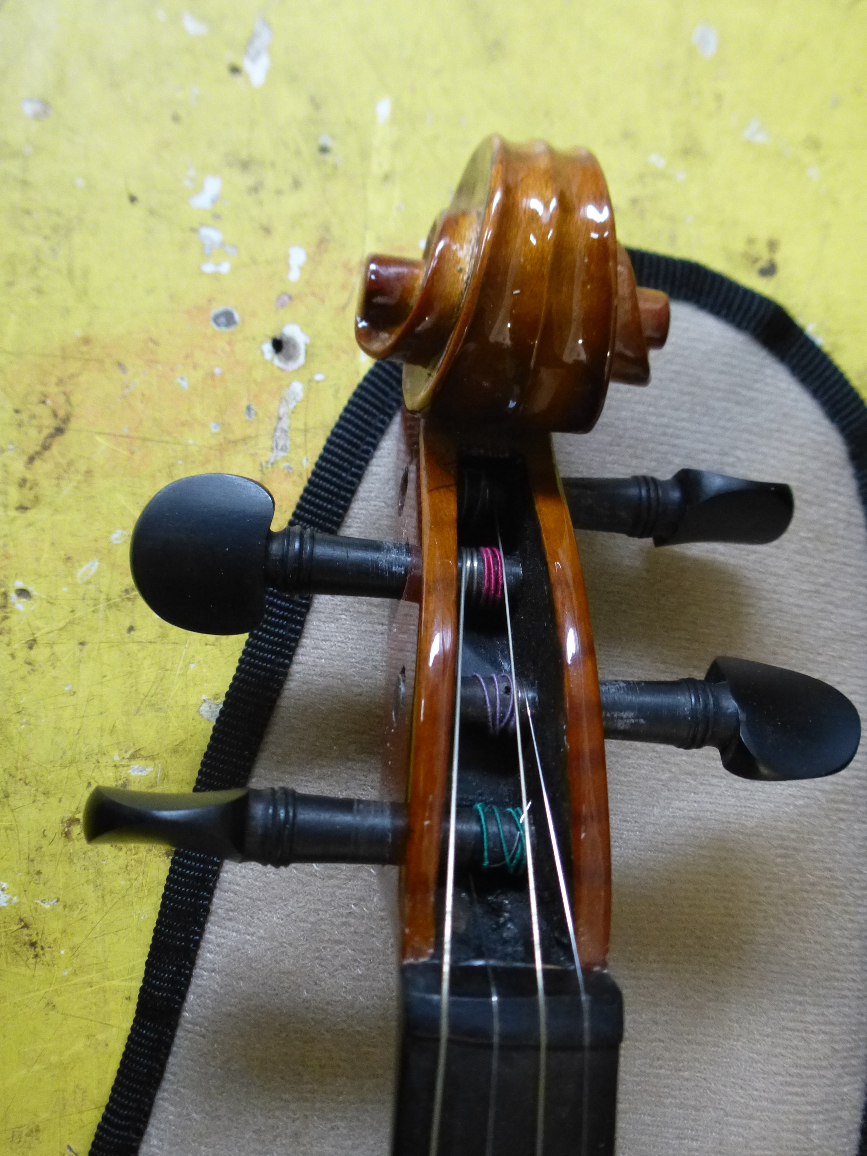 PALATINO VN-440 VIOLIN AND BOW IN CASE - Image 11 of 18