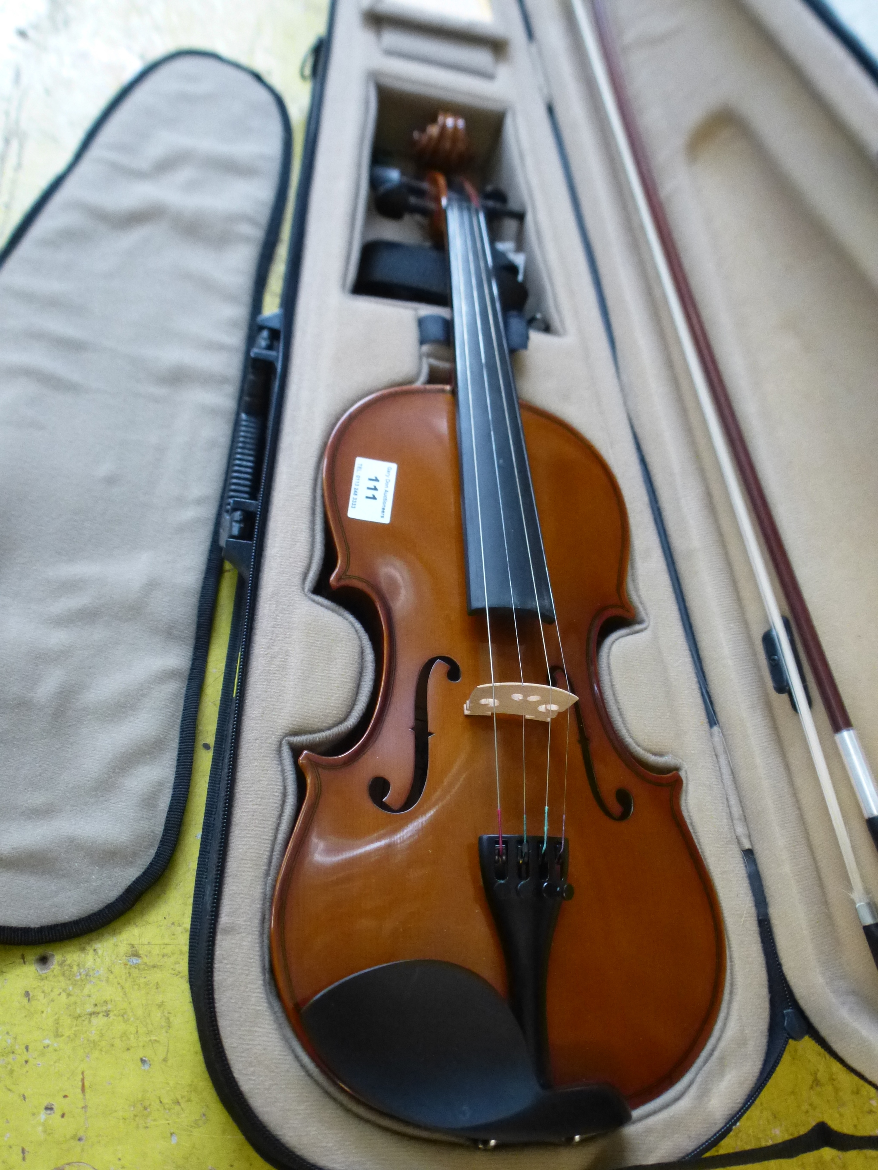 PALATINO VN-440 VIOLIN AND BOW IN CASE - Image 9 of 18