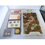 BOX OF ASSORTED UK COINS INCLUDING BRITAINS FIRST DECIMAL COINS SET AND 10 SHILLING NOTE