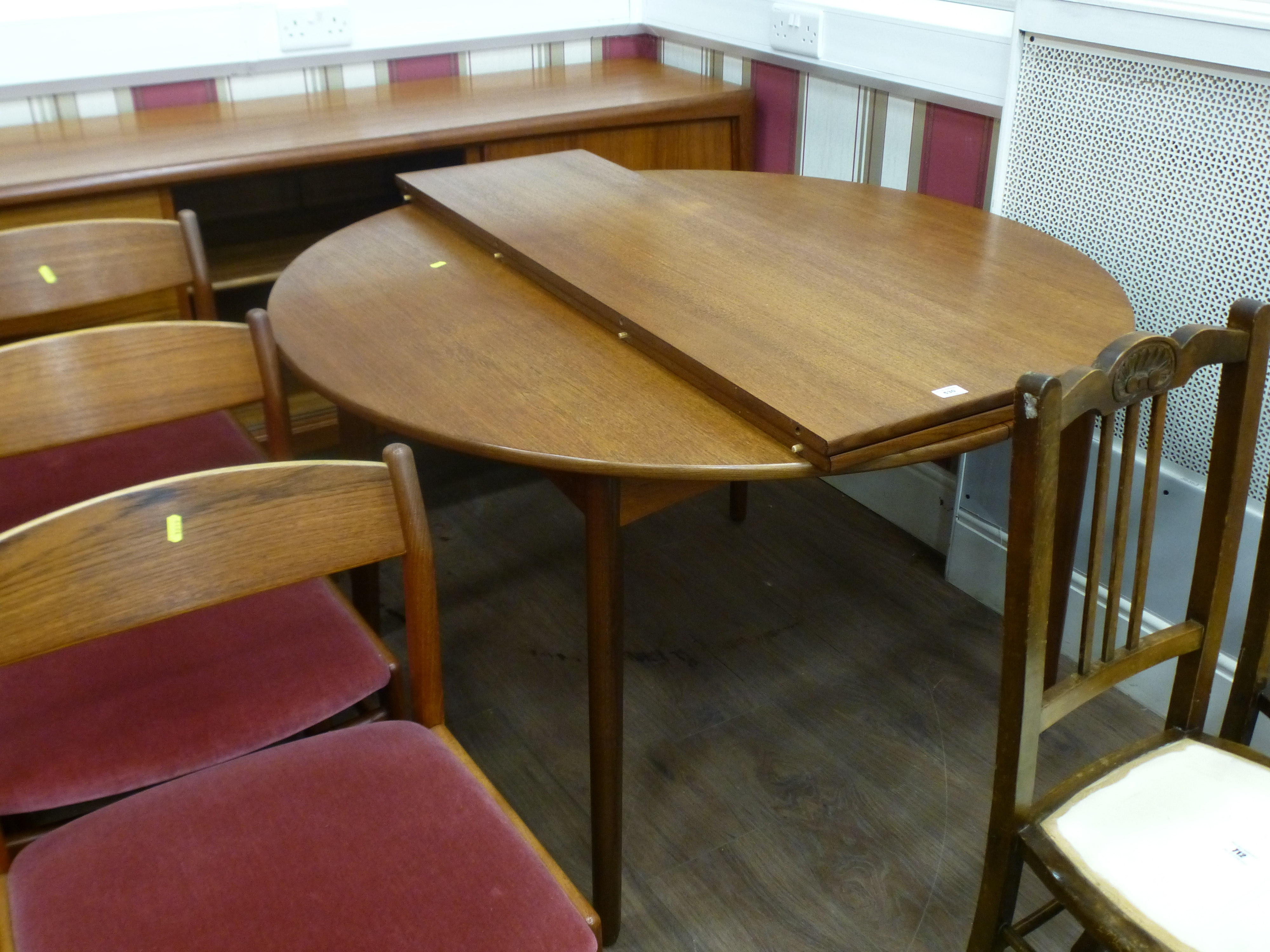DANISH DINING SUITE - LONG SIDEBOARD, ROUND EXTENDING TABLE AND 6 CHAIRS - Image 2 of 10