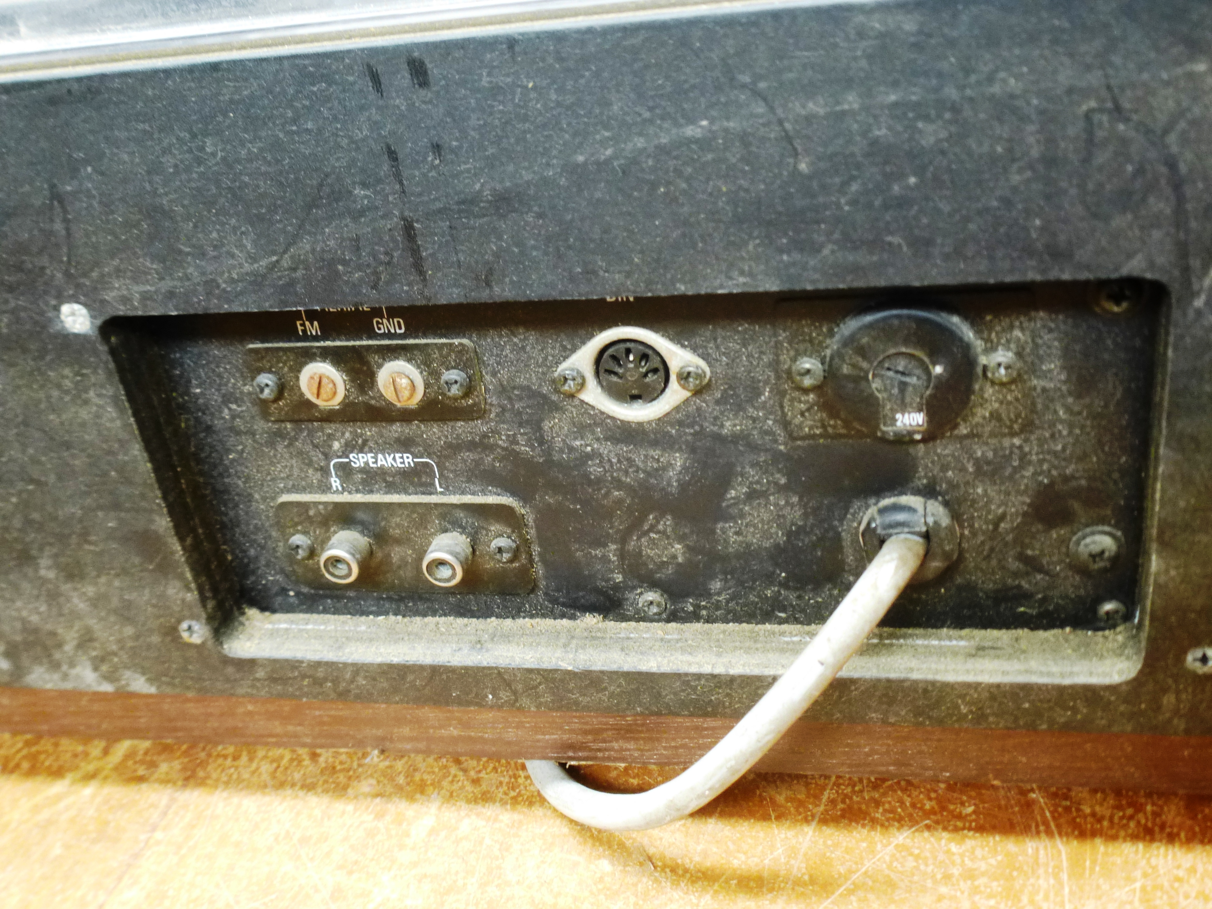 SANYO STEREO MUSIC SYSTEM - Image 9 of 9